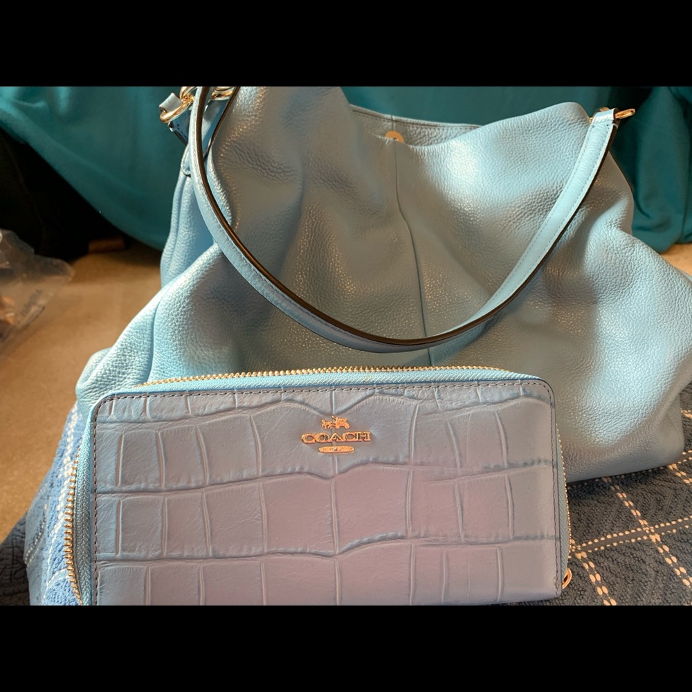 Vintage baby blue Coach purse & matching wallet!